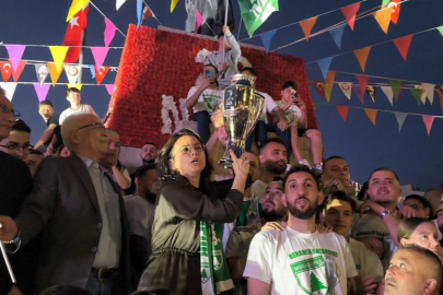 Muğlaspor kupa ile evine döndü