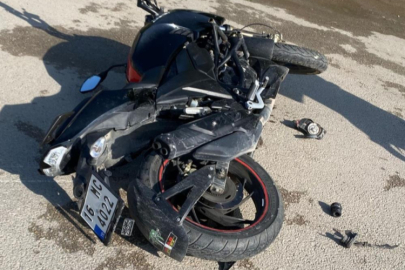 Bursa'da motosiklet ile otomobil çarpıştı: 5 yaralı