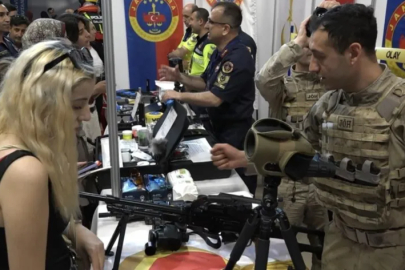 Uludağ Kariyer Fuarı'nda jandarma rüzgarı…