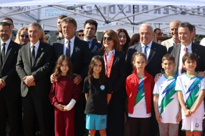 Nilüfer, 19 Mayıs’ı Cumhuriyet Meydanı’nda karşıladı