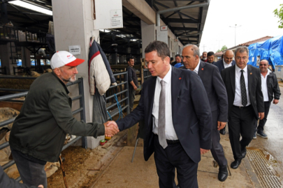 Başkan Aydın kurban pazarında vatandaşlarla buluştu