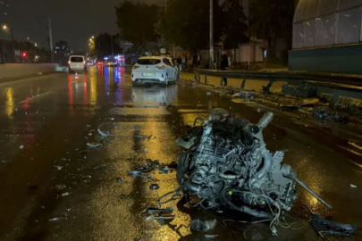 Bursa’da feci kaza! Çarpmanın etkisiyle motor yerinden çıktı