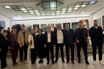 Bursa'da genç sanatçılar eserlerini karekodla dijitale taşıdı