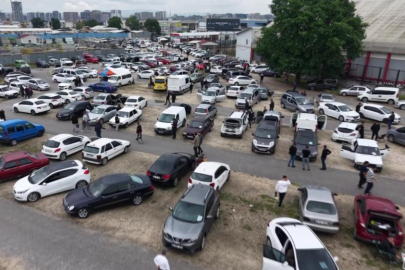 Bayram öncesi Bursa oto pazarında yoğunluk
