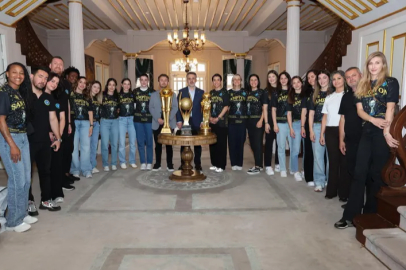 Şampiyonlar Başkan Vekili Biba’yı ziyaret etti