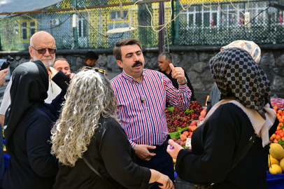 Başkan Yılmaz esnaf ve vatandaşla bayramlaştı