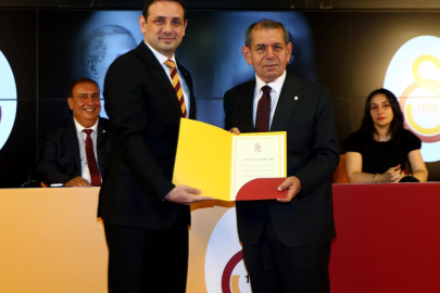 Galatasaray'da yeni yönetim mazbatalarını aldı