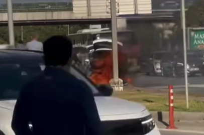 Bursa'da seyir halindeki otomobil alev topuna döndü