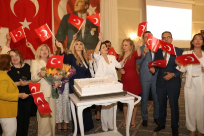 BUİKAD’da bayrak değişimi