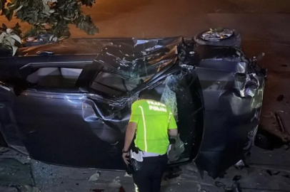Bursa'da sıkıştırılan otomobil takla attı: 4 yaralı, sürücü firarda