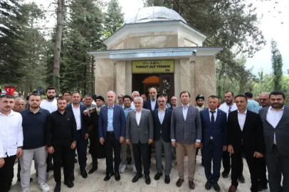 İnegöl Fatihi Turgut Alp kabri başında anıldı
