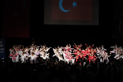 Bursa'da minikler yıl sonu gösterisinde hünerlerini sergiledi