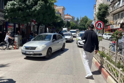 Bursa'da otomobilin çarptığı abla-kardeş yaralandı