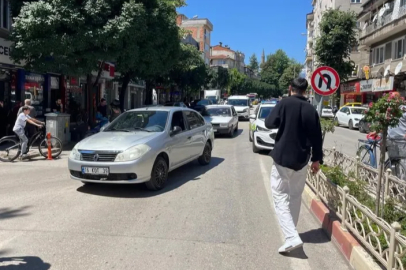Bursa'da otomobilin çarptığı abla-kardeş yaralandı