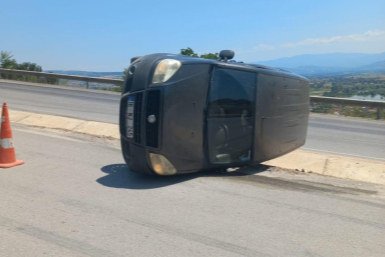 Bursa'da kontrolden çıkan araç takla attı: 1 yaralı