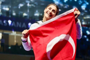 Kazakistan'da Yıldırım rüzgarı