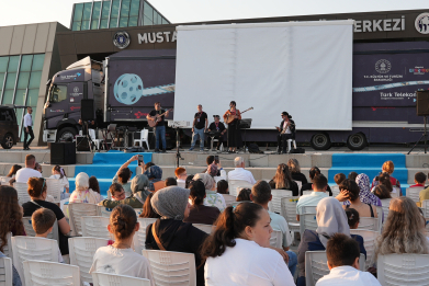 Bursa’nın kültürel birikimi festivalde ziyaretçilerle buluşmaya devam ediyor
