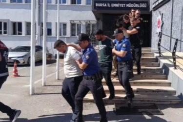 Bursa'da film gibi dolandırıcılık: 7 evi sattırıp kutlama yaptılar!