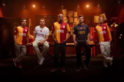 Galatasaray yeni sezon formalarını tanıttı