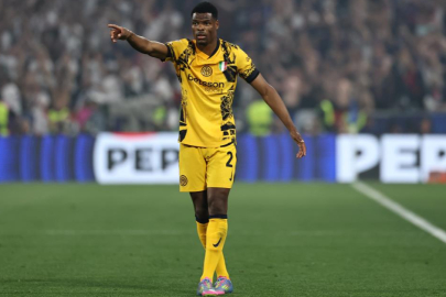 Real Madrid, Denzel Dumfries'i kadrosuna kattı