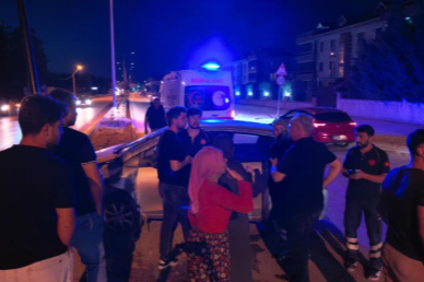 Bursa'da feci kaza: Doktordan yaralı oğluna ilk müdahale