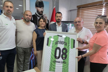 Bursa'da İş İnsanı Gökhan Özkul'dan gençlere spor yatırımı çağrısı