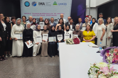 Geleceğin moda tasarımcıları sertifikalarını aldı