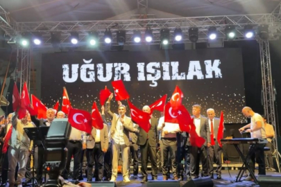 Bursa'da 15 Temmuz programı Uğur Işılak konseriyle son buldu