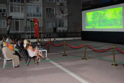 Osmangazi'de yaz akşamları açık hava sinemasıyla şenleniyor