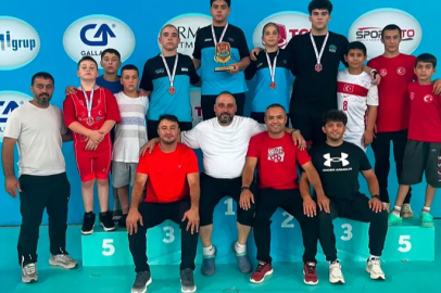 Güreşte Yıldırım rüzgarı