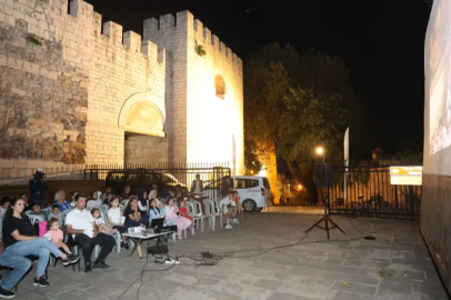 Osmangazi’de Sinema Keyfi Tarihi Surların Gölgesinde Yaşandı