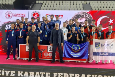 Büyükşehir sporcuları madalyaları topluyor