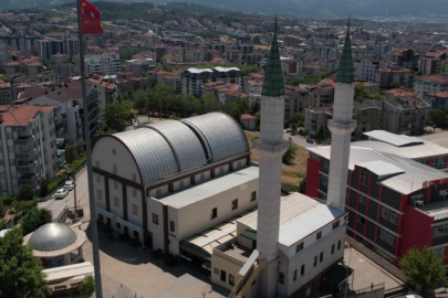 Bursa'daki 'Sunrooflu Cami' mimarisiyle dikkat çekiyor