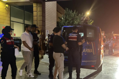 Vize Dolandırıcılığı Operasyonu: Şüpheliler ve yakınları gazetecilere tepki gösterdi.