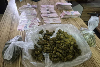 Bursa'da 'Dur' ihtarına uymayan sürücünün aracından uyuşturucu çıktı