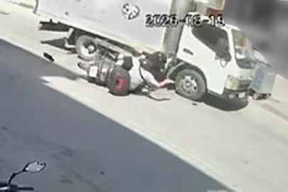 Bursa'da kamyonetle motosiklet çarpıştı : 2 yaralı
