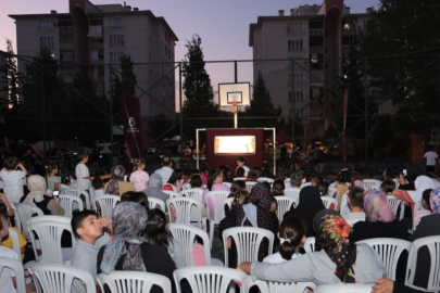 Karagöz’ün Salıncağı ilk gösteriminde çocuklar ve aileler buluştu