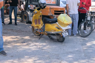 Bursa'da iki otomobil ile çarpışan motosiklet sürücüsü yaralandı