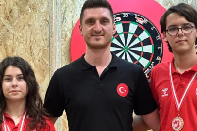 Yıldırımlı dartçılardan milli gurur