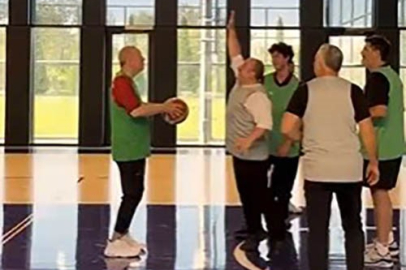 Cumhurbaşkanı Erdoğan basketbol oynadı