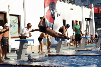 Mudanya Belediyesporlu yüzücüler madalyaları topladı