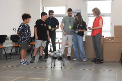 Ortaokul ve lise öğrencileri BTÜ’de robotlarla tanıştı