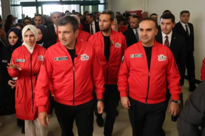 Bakan Kacır: Gençlerimiz dünyaya güçlü bir mesaj veriyor