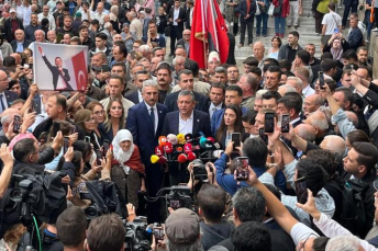 YENİ Parti Lideri Özel: Milletin koyduğu ismi değiştirtmeyiz