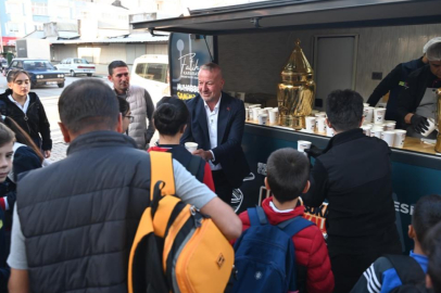 Karacabey'de "Çorba Bizden" kampanyasına öğrencilerden yoğun ilgi