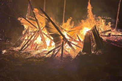Bursa'da yanan baraka küle döndü