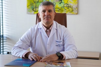 Uzmanından uyarı: "Meme kanserinde erken tanı erkekler için de hayati önem taşıyor"