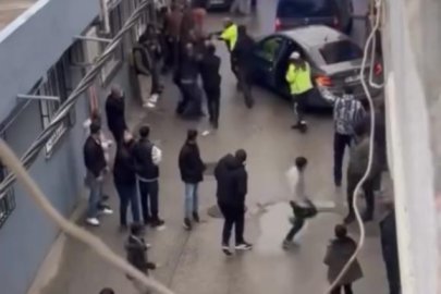 Bursa'da polisten kaçan araç durduruldu, mahalleli şüphelileri kaçırdı