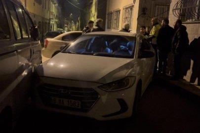 Bursa’da önce otomobille kovaladı, kaza yaptırdı... Kaldırım taşıyla peşine düştü