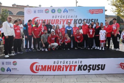 Binlerce Bursalı, Cumhuriyet için koştu